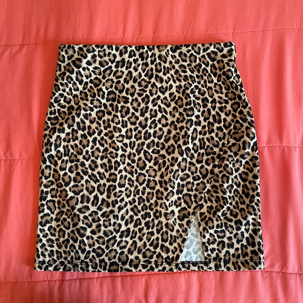Cute Leopard Mini Skirt! 🤎